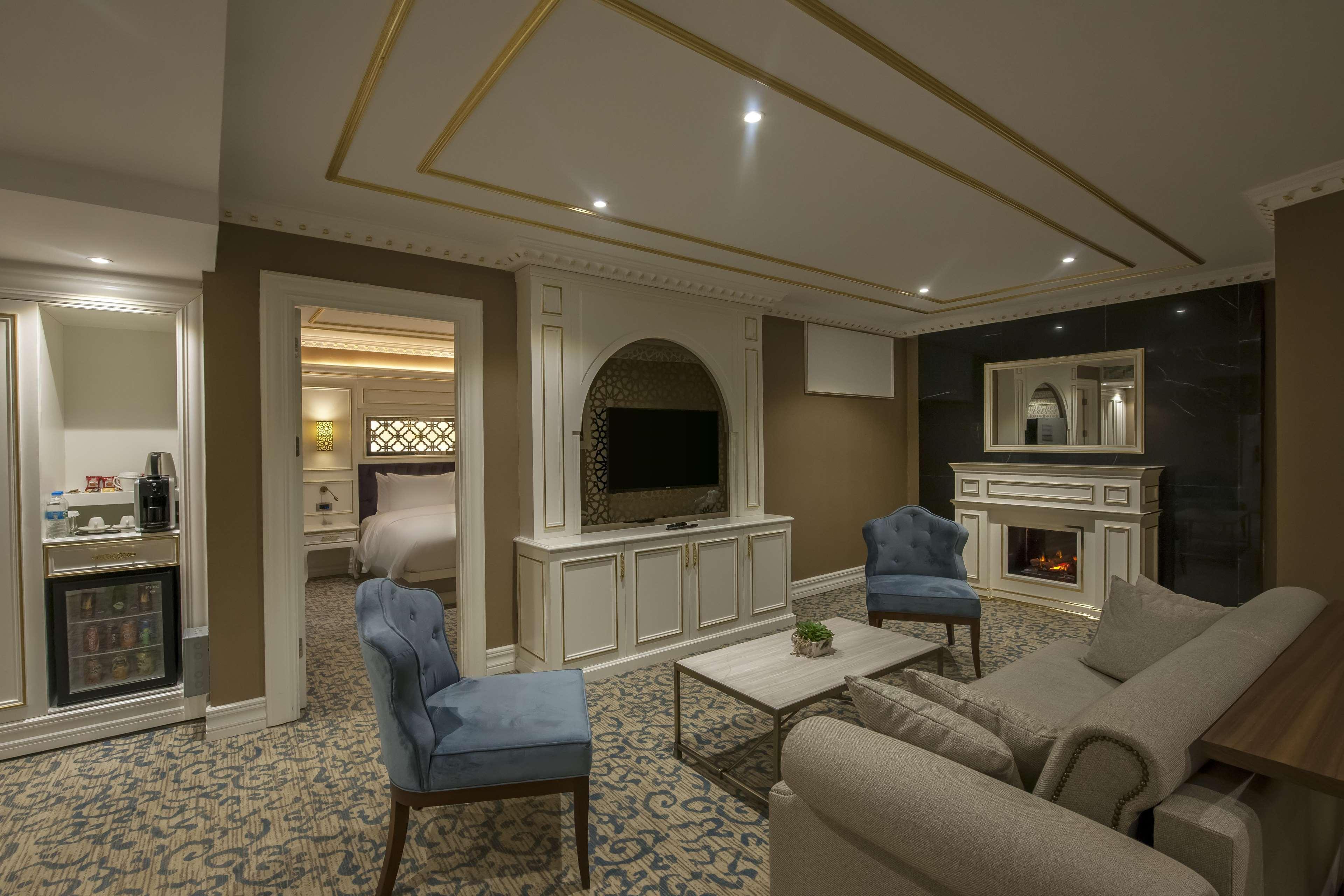 מלון Doubletree By Hilton אלאזיג מראה חיצוני תמונה