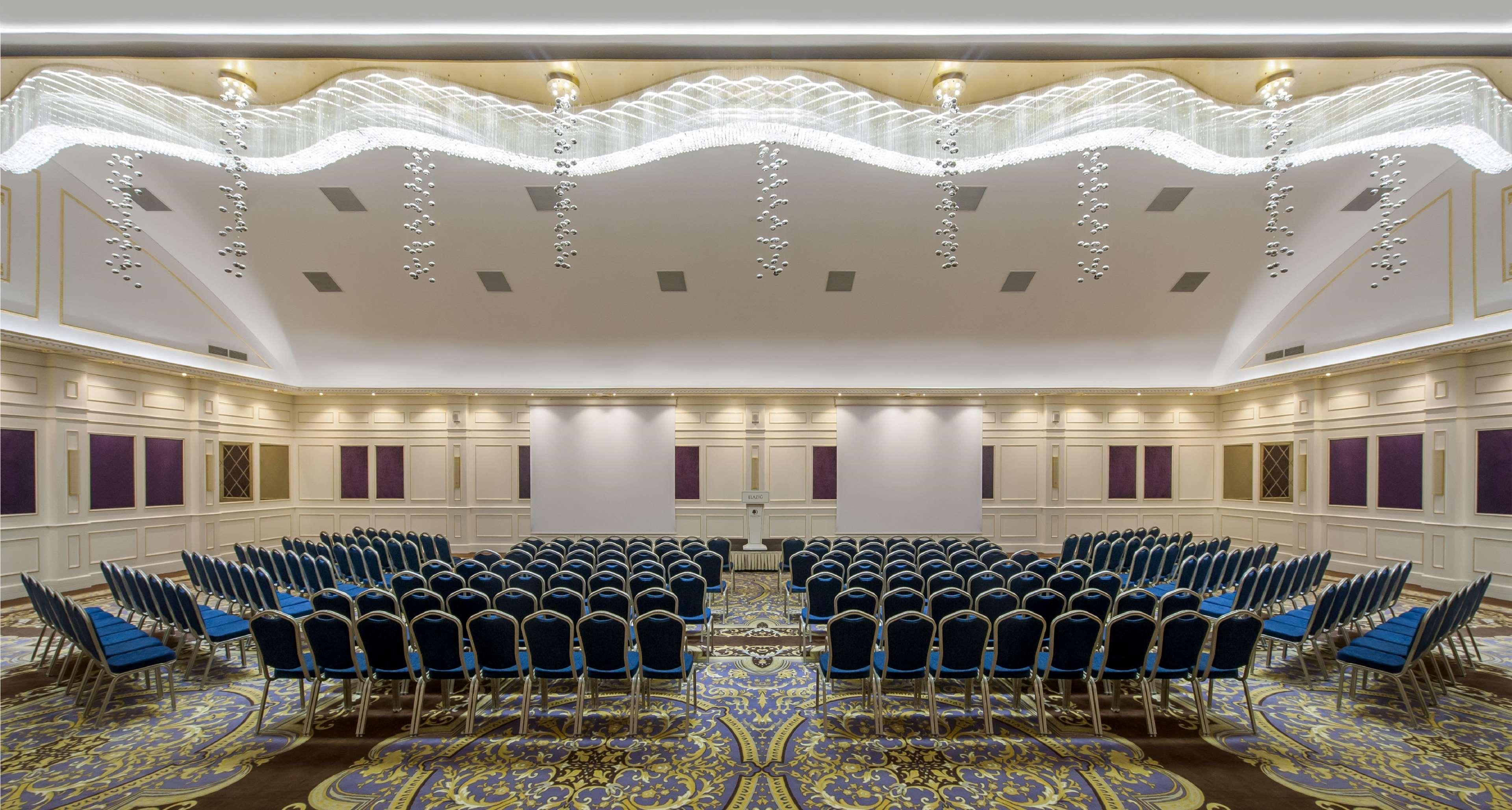 מלון Doubletree By Hilton אלאזיג מראה חיצוני תמונה