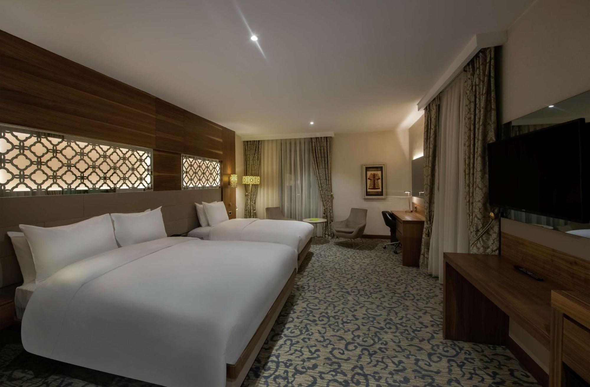 מלון Doubletree By Hilton אלאזיג מראה חיצוני תמונה